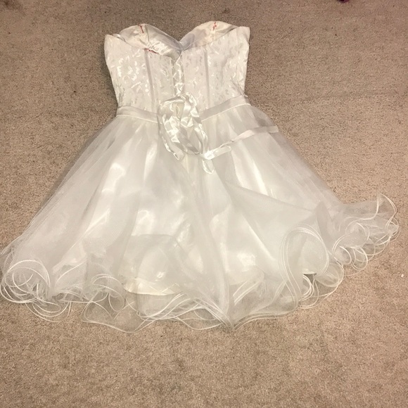 Dress - Picture 2 of 3